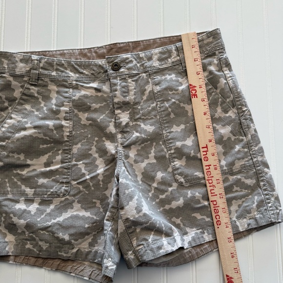 The North Face Ridgeside Ripstop Camo Shorts - Size 10 - Picture 3 of 7